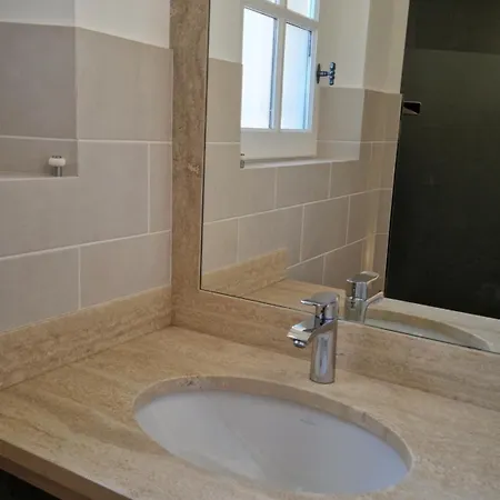 Maison Les Marres Saint-tropez, Elegance Et Calme Lejlighed